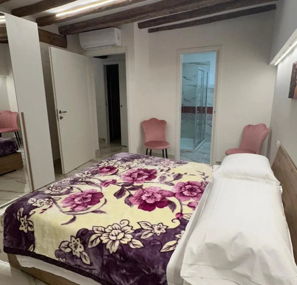 Ca Lucia Canal View Venedik İtalya